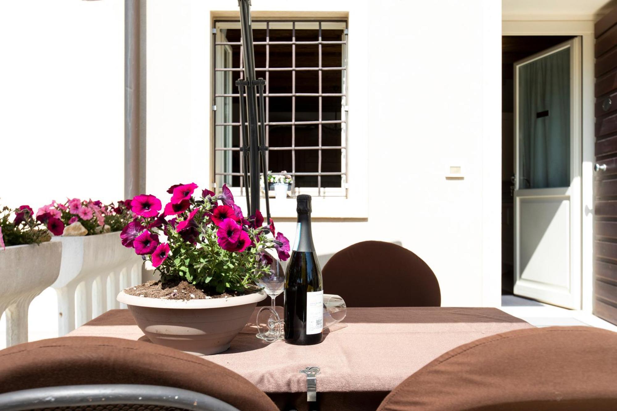 Corte Dei Soavi Suites - Apartments Soave Kültér fotó