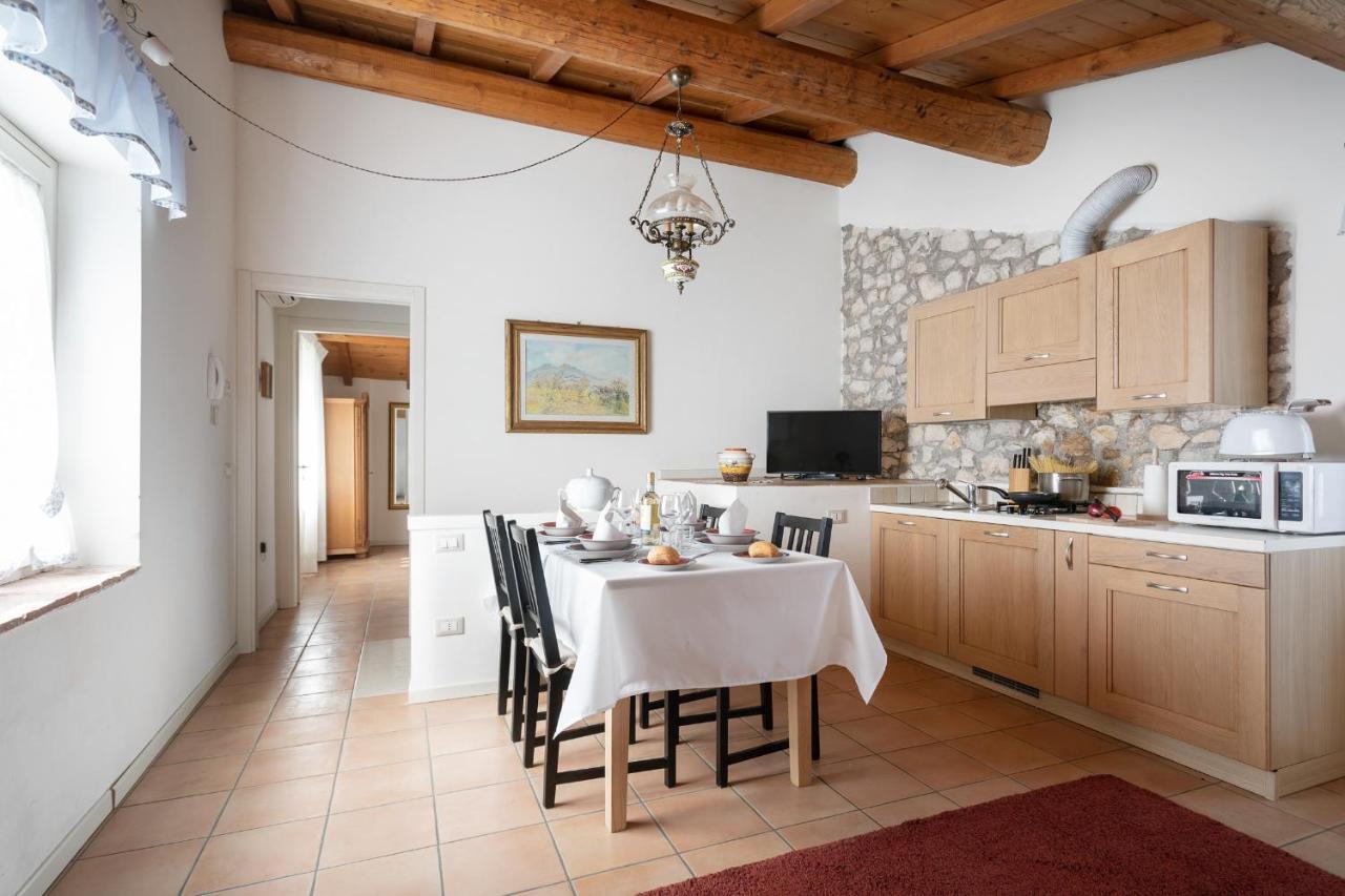 Corte Dei Soavi Suites - Apartments Soave Kültér fotó